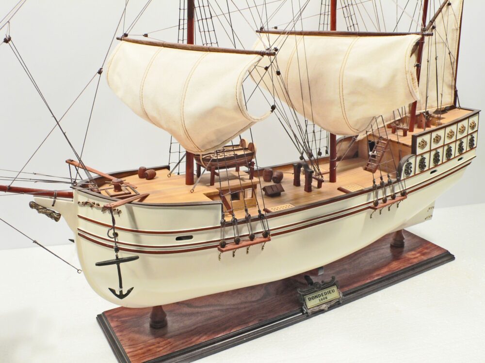 Don De Dieu, image size:1000x750