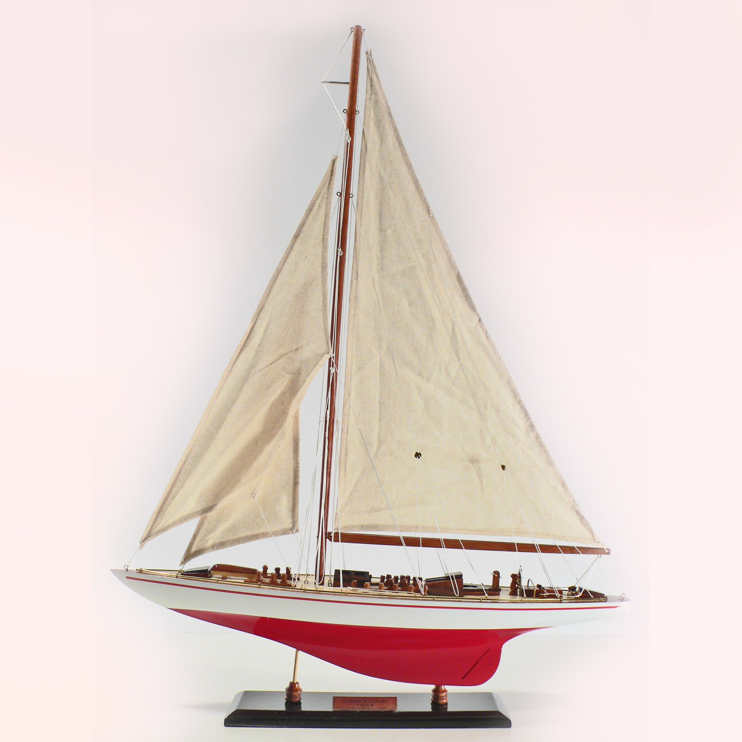 Endeavour-Painted-RW-L80-01
