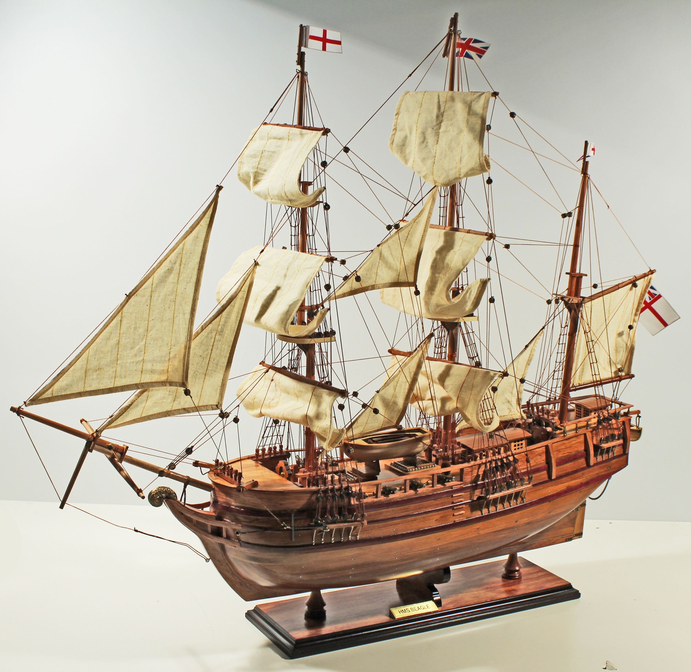 HMS-Beagle-L60-03