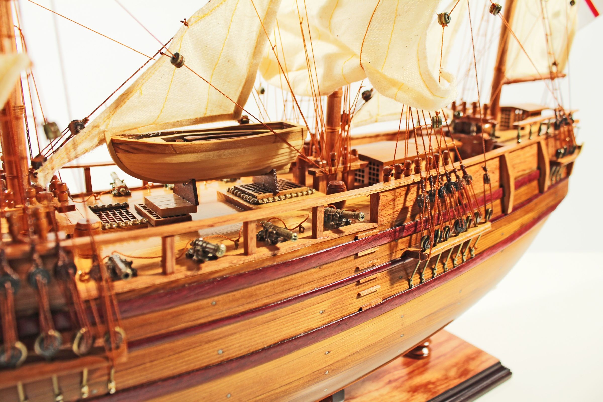 HMS-Beagle-L60-05