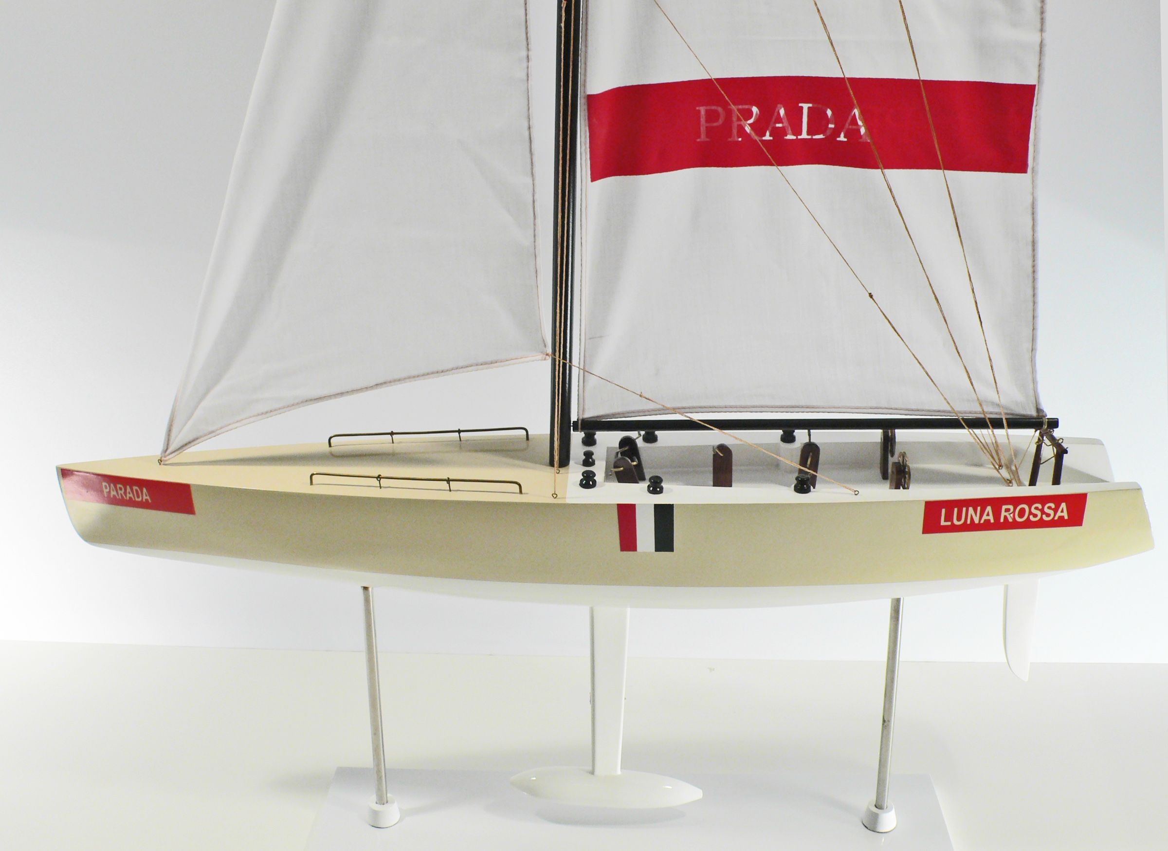 Luna-Rossa-L85-03