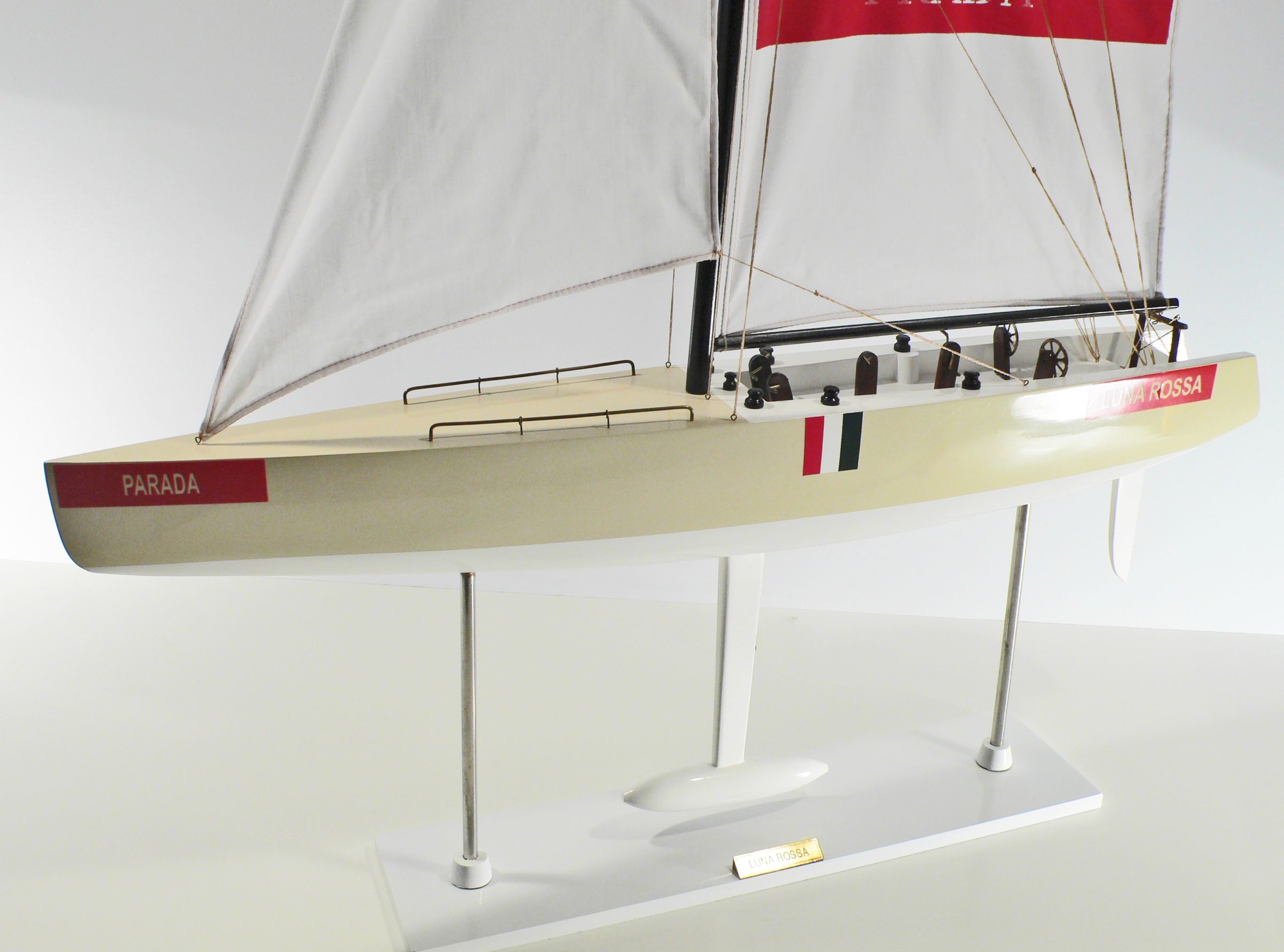 Luna-Rossa-L85-04