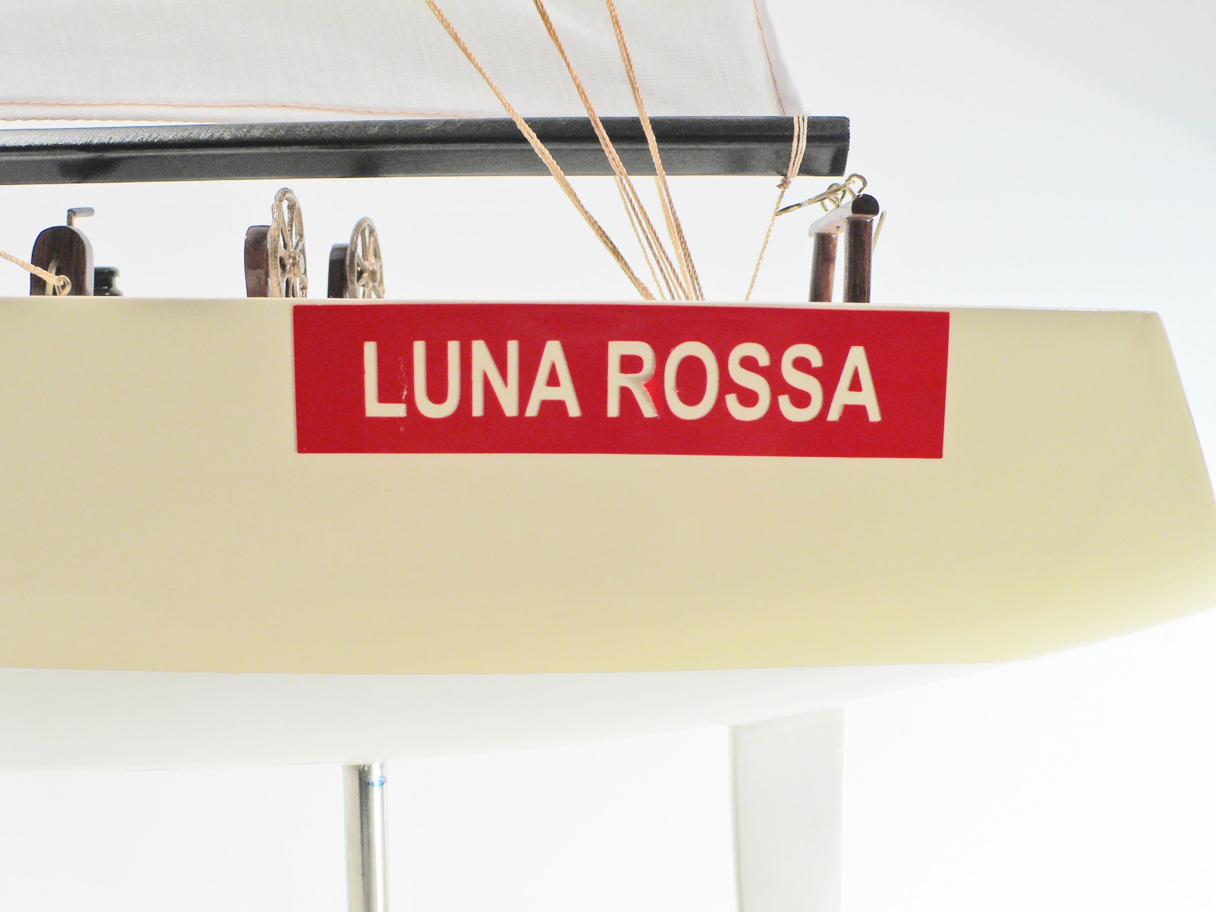 Luna-Rossa-L85-09