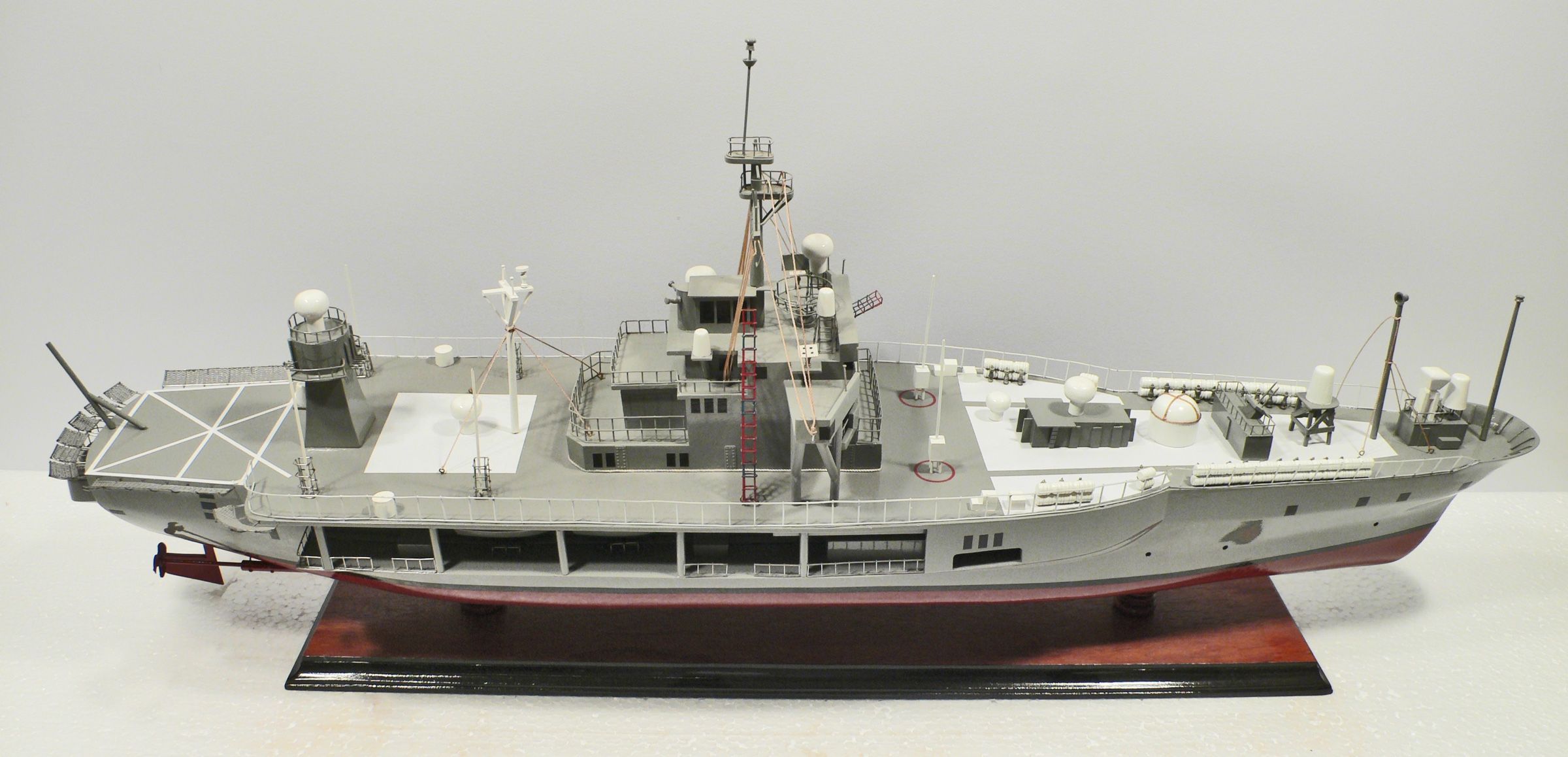 USS-Blue-Ridge-L80-02